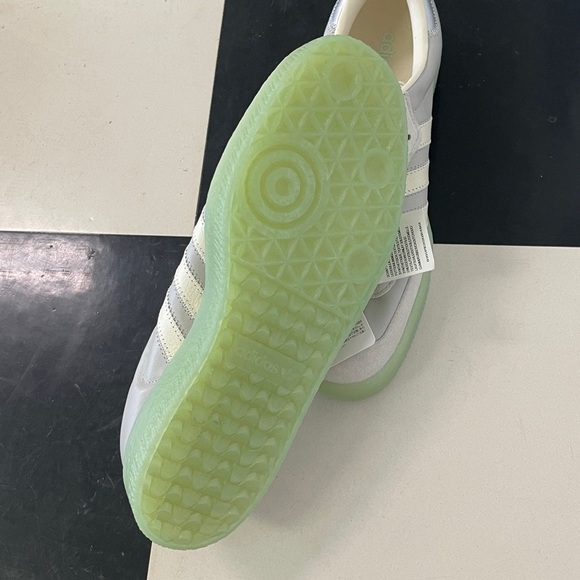 adidas Samba Sambae White Green Gum Sole Womens size 11 NWT Soccer - Picture 5 of 5